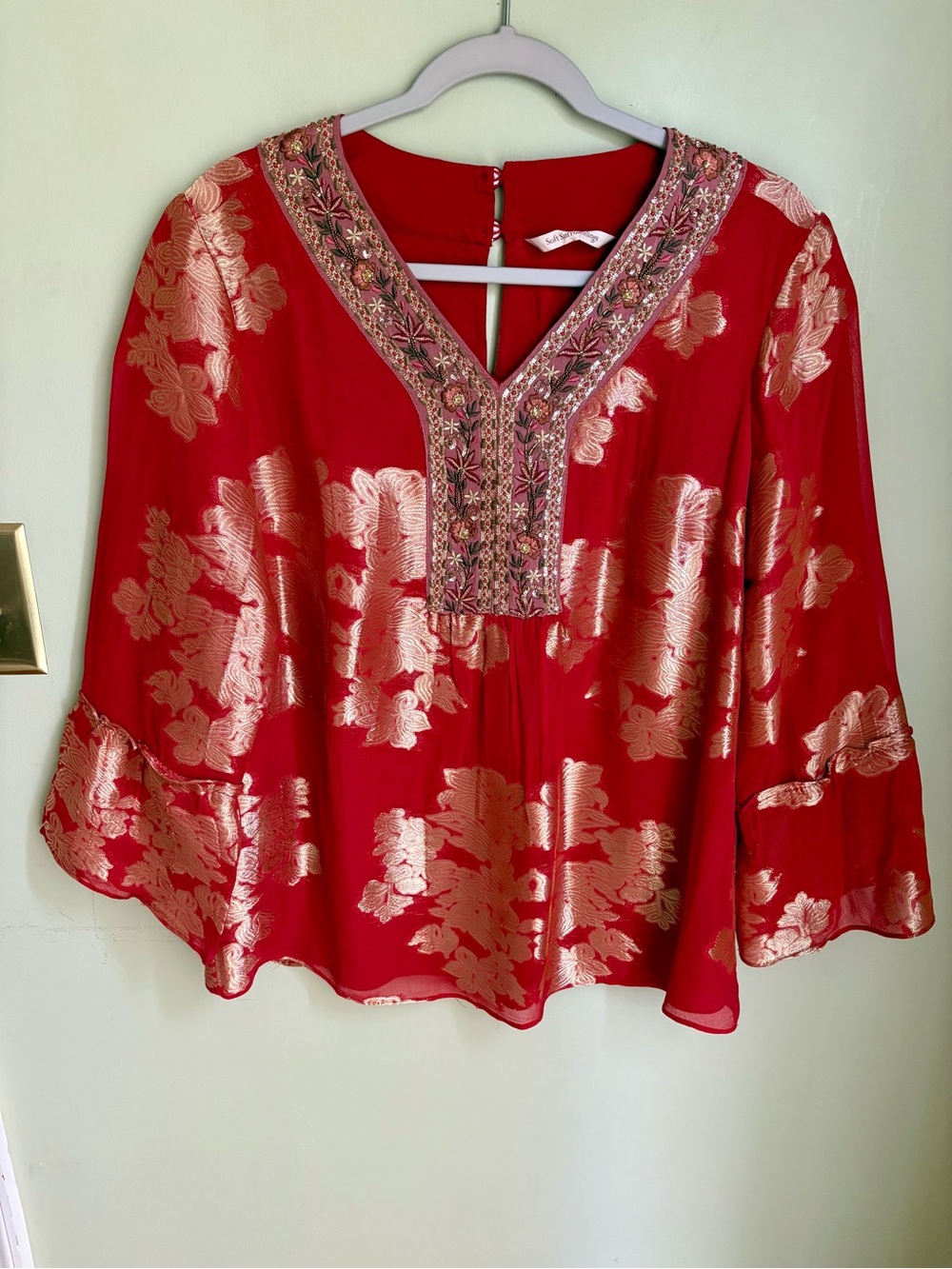 Soft Surroundings Bellflower Red Tunic w/Gold Metallic Floral. Beaded neck Sz M